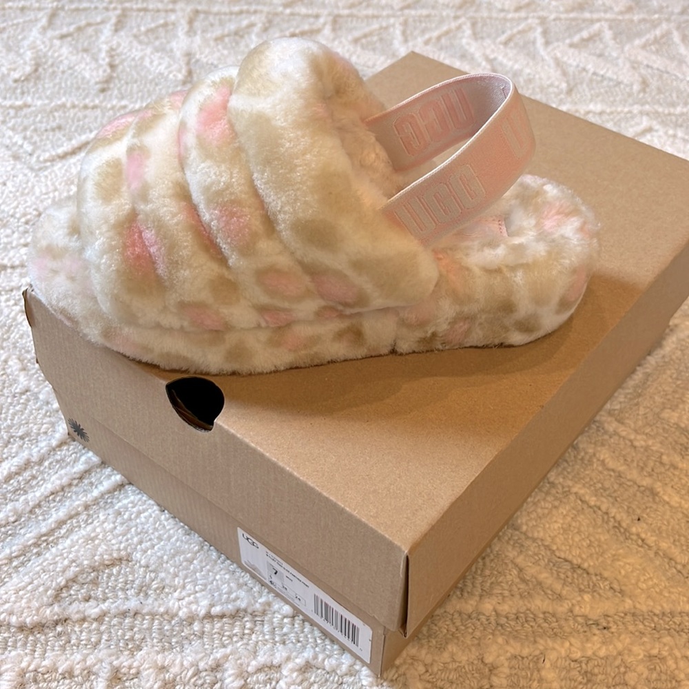 Panther print UGG w/ Fluff Yeah Slide size 7